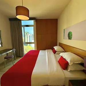 The Smallville Xpress 4*, Beyrouth Liban